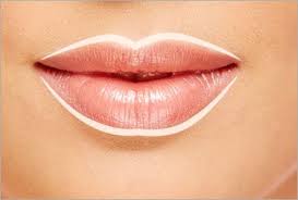 fuller lips with makeup tricks