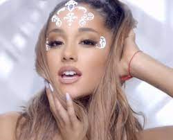 what kind of makeup does ariana grande