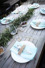 Chargers, gem scatters & centerpieces to make your table gleam. 15 Centerpiece Ideas For A Dinner Party On Love The Day