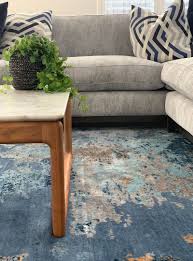 what colour rug goes with a grey blue
