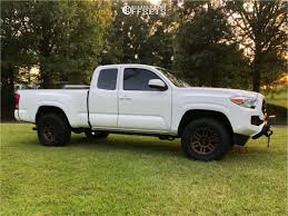 2017 toyota tacoma with 17x9 12 vision