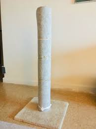upcycled diy cat scratching post with