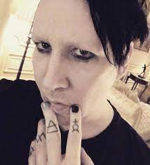 9 pictures of marilyn manson without