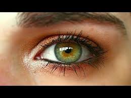 beautiful eye colors around the world