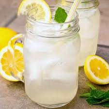 homemade lemonade with less sugar