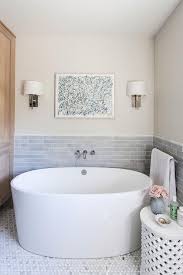 Modern Oval Tub With Wall Mount Tub