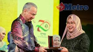 Health professional, humanitarian, & aspiring farmer. Pengasas Mercy Malaysia Terima Anugerah