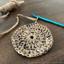 how to make yarn from plastic lifehack