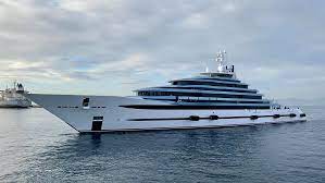 KAOS Yacht • Nancy Walton Laurie $300M Superyacht