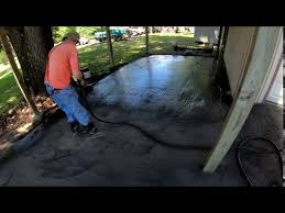 It gives your driveway a nice black coating, protecting it from moisture problems. Diy Asphalt Sealant For Driveway Youtube