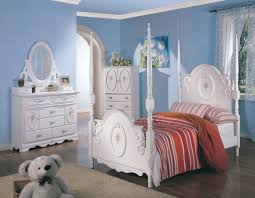 Headboard, footboard and rails, dresser and mirror. Teen S White Wash Elegant Four Post Bedroom Set