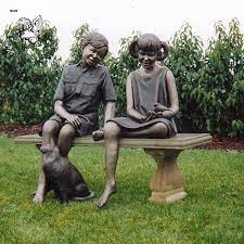 China Life Size Metal Cast Boy And Girl