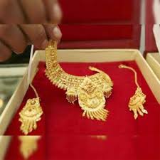 gold dubai imposes 5 import duty on