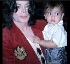 Le fils de Michael Jackson, Prince Jackson, souhaite un joyeux anniversaire à son frère Bigi : "Bro Is Killing It" Images?q=tbn:ANd9GcSFoDQ5xIjlDyjFoTWEK9CEZrABwFj5_DQwpXNFZwIqsHkMzITwB1K250PNHAADhIxlpaE&usqp=CAU