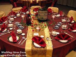 red and gold wedding color scheme table