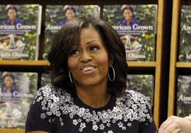 Michelle obama's memoir becoming is a deeply personal account from a woman who has steadily defied expectations and who now shares her extraordinary and inspiring story. Michelle Obama At Book Signing Buy Away The Blade