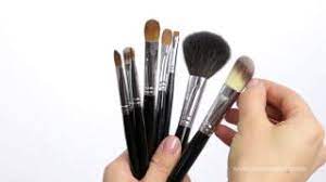 synthetic vs natural make up brushes