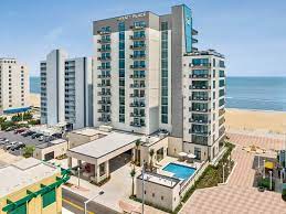 virginia beach hotels with restaurants