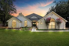 homes in granbury tx with
