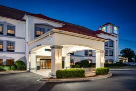 Olde savannah inn oozes in the soft charm of french renaissance ambience, delicate décor and the inviting owner. Comfort Inn Suites Savannah Airport Hotel In Savannah Ga