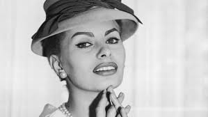 Among film icons, sophia loren's personal style is arguably the sassiest of all. Sophia Loren Brigitte Bardot Und Co Das Sind Die Sexsymbole Damals Und Heute