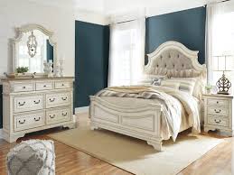 ashley cal queen bedroom set