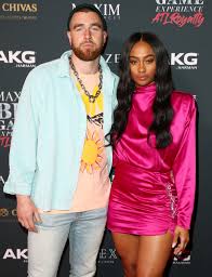 Chiefs te travis kelce and his girlfriend kayla nicole took to the field at arrowhead stadium after monday night's game to run some routes. Travis Kelce And Girlfriend Kayla Nicole Split People Com