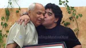 Diego Maradona Bertemu Wasit yang Mengesahkan Gol Tangan Tuhan -  Tribunnews.com Mobile