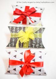 diy pillow gift box tutorial with free