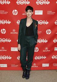 anne hathaway dismisses report of near