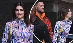 Ben simmons wants kendall jenner to be 'there for him' during recovery, doesn't believe kendall jenner was spotted at another philadelphia 76ers game to cheer on boyfriend ben simmons. Kendall Jenner And Her Basketball Beau Ben Simmons Arrive To Super Bowl Liv In Miami Daily Mail Online