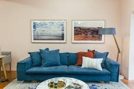 what color rug goes with a blue couch