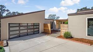 how much does a garage door cost 2023