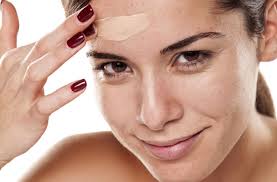 6 cara makeup untuk kulit berjerawat