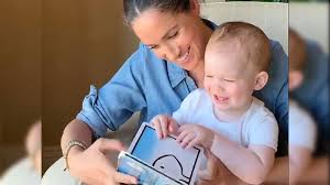 meghan reads to archie in video