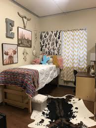 The expansive windows take advantage a simple platform bed is the foundation of any japanese bedroom decor. Western Themed Bedroom Decor Cowgirl Room Cowgirl Room Decor Art From Western Themed Bedroom Decor Pictures