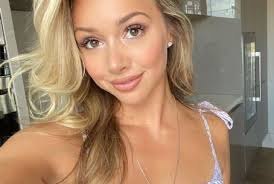 Emma heesters is a youtube musician known for her frequent videos covering particularly popular songs. Emma Heesters Photos Emma Heesters Picture Gallery Famousfix