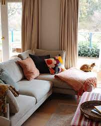 how to arrange pillows on a sofa