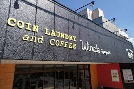 デザイン看板 ロゴデザイン 挽きたての美味しいコーヒーが飲めるコインランドリー 看板 デザイン 埼玉 design デザイン看板屋signpostブログ コインランドリー 看板 デザイン