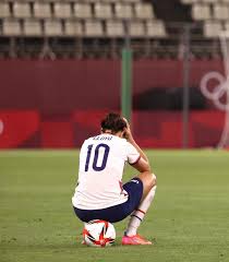 5, 2021, in kashima, japon. Carli Lloyd Running Sprints Alone Is Heartbreaking Image Of Uswnt Defeat