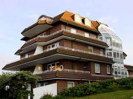 Große terrasse mit panoramafenstern, fußbodenheizung und individuelle, moderne möblierung. Ferienwohnung Im Haus Strandblick Wangerooge Herr Marius Hoffmann
