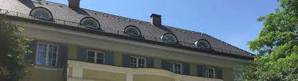 Die bayerische wohnungsbaugesellschaft stadibau reißt die alten dienstwohnungen am münchner gefängnis stadelheim ab und verdichtet auf dem grundstück. Mieten
