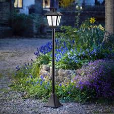 Smart Garden Solar Metro Lamp Post 20l
