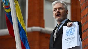 April, wurde julian assange aus der ecuadorianischen botschaft heraus verhaftet. Schweden Stellt Ermittlungen Gegen Julian Assange Ein