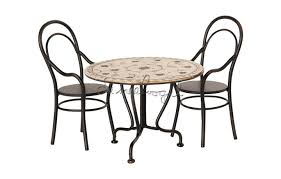 110114 dining table set w 2 chairs van