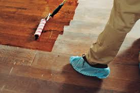 hardwood floor refinishing service in