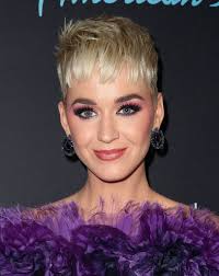 So when the star recently updated her strands to a bold orange shade, and then transitioned to a lighter blonde long bob, then an even lighter platinum crop. Katy Perry Dyes Her Hair Blue Instyle