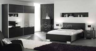 Evin en önemli ve fazlasıyla vakit geçirilen bölümlerinden biri yatak odasıdır. Siyah Beyaz Yatak Odasi Modelleri 2021 Dekorcenneti Com