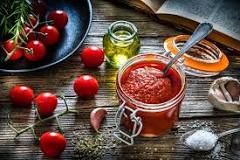 What is the difference between tomato sauce and tomato paste?
