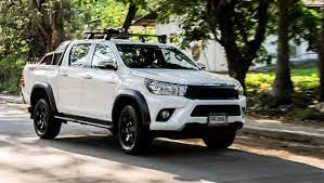 toyota hilux 2 8 g 4x4 mt trd review